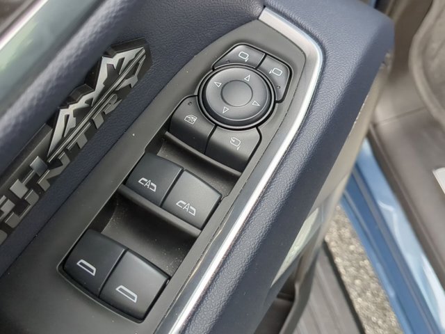 2024 Chevrolet Silverado 1500 High Country photo 11