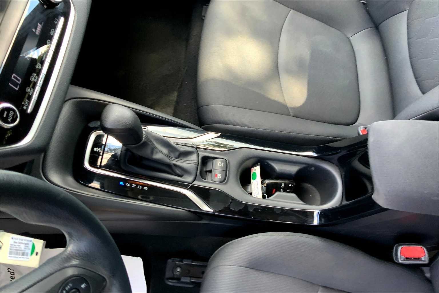 2021 Toyota Corolla LE photo 14