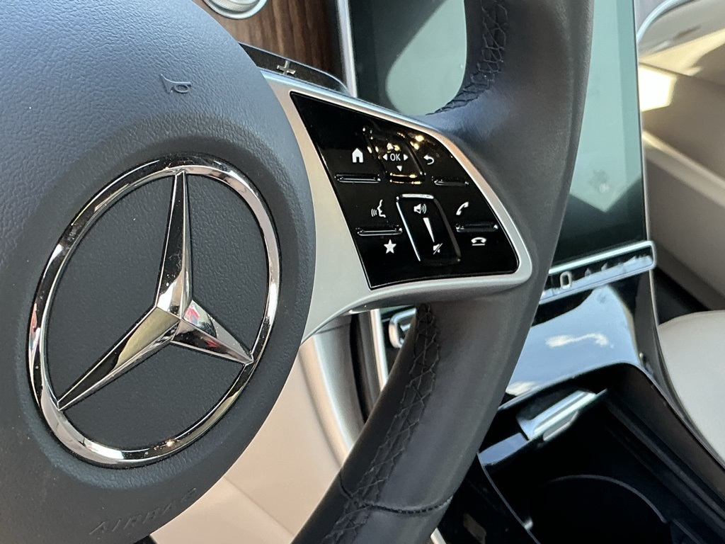 2025 Mercedes Benz C 300 4MATIC photo 7