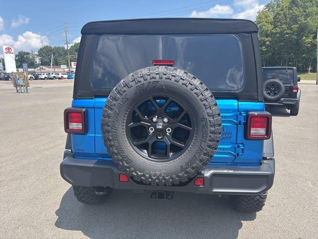 2025 Jeep Wrangler Willys photo 3