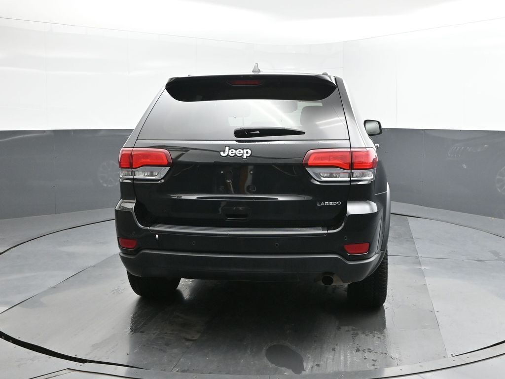 2022 Jeep Cherokee Laredo photo 2