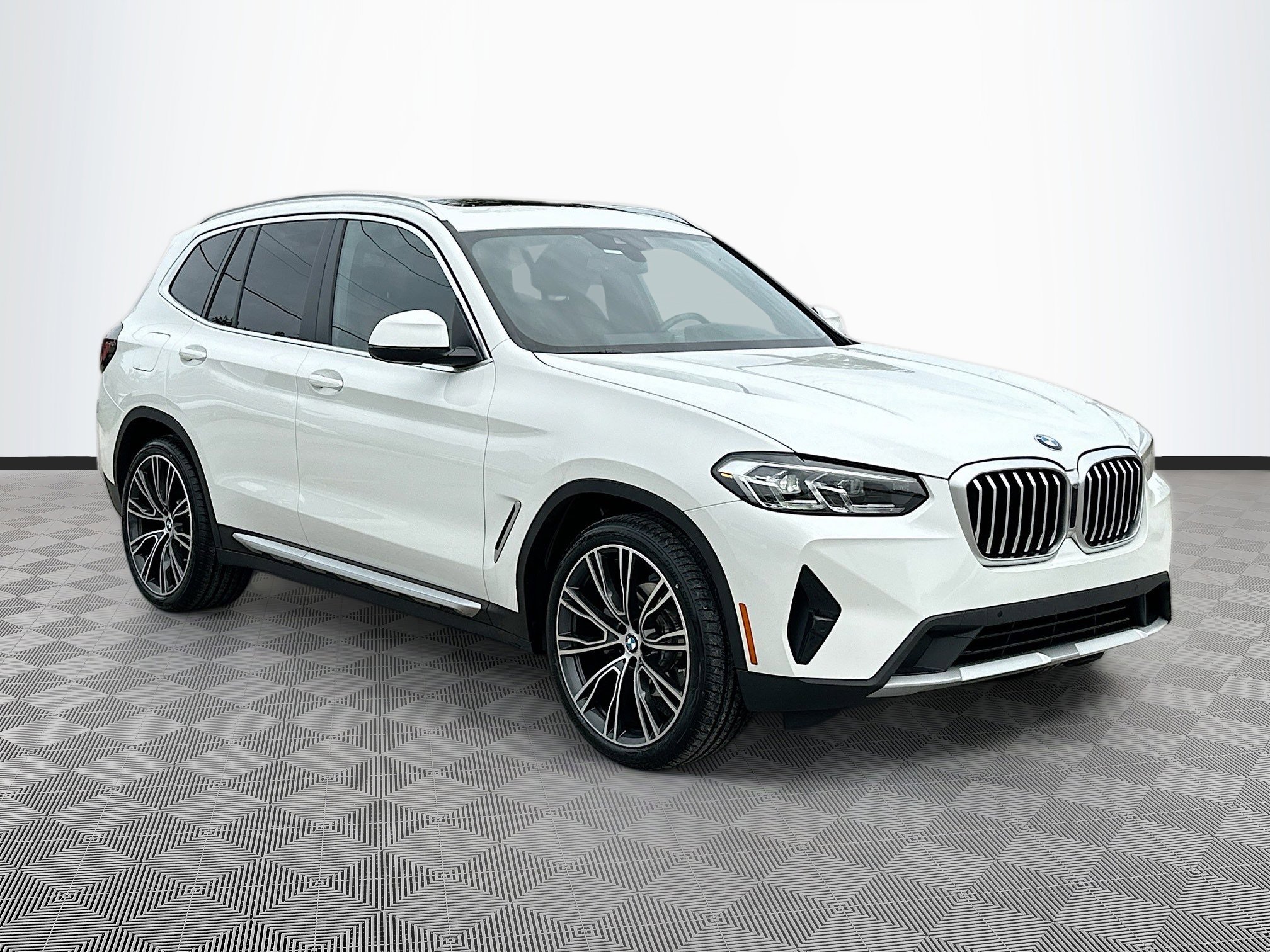2022 BMW X3 30i's photo