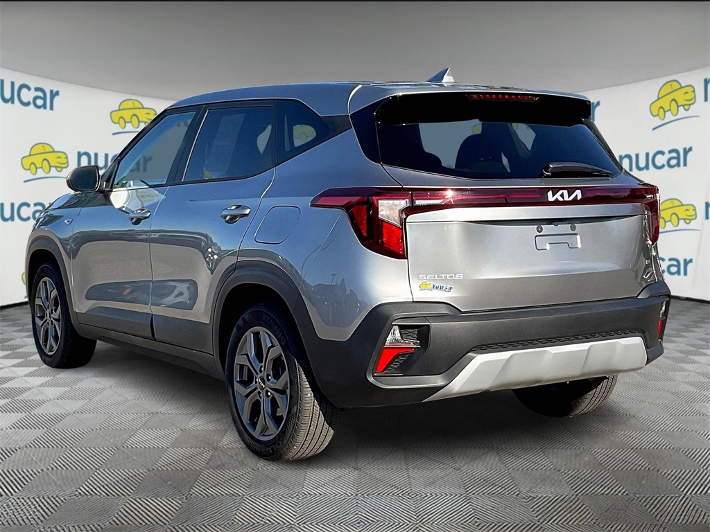 2024 Kia Seltos LX photo 3