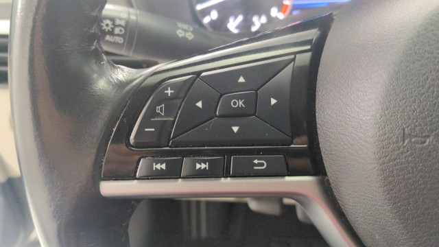 Used 2023 Pearl White Tricoat Nissan 2.5 SV image 19