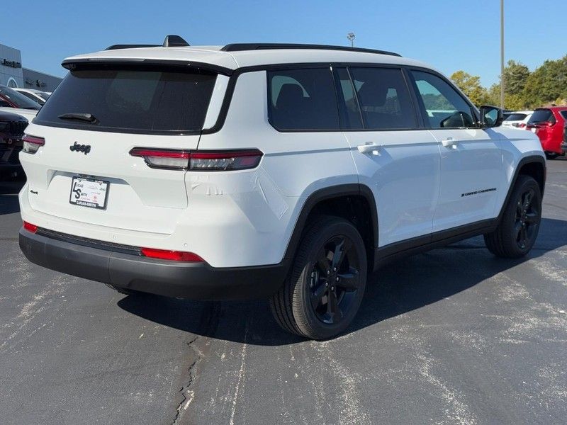 2025 Jeep Grand Cherokee Altitude X photo 3