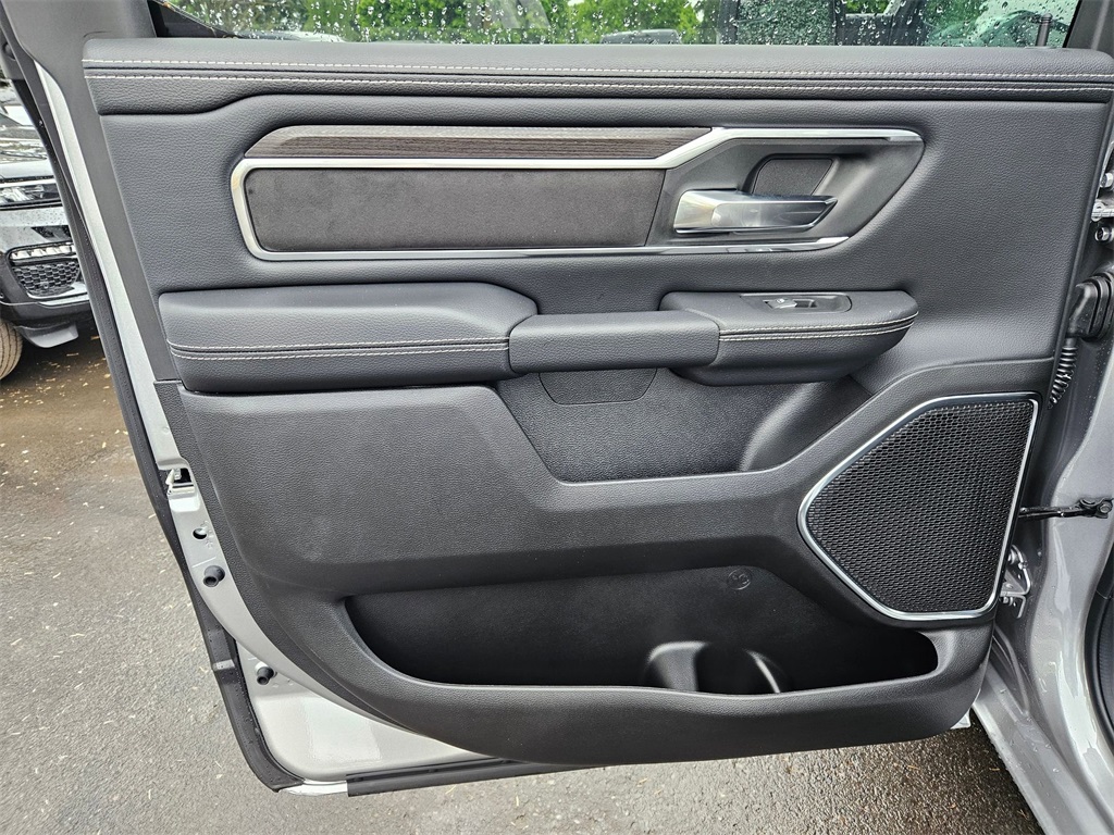 New 2025 Billet Silver Metallic Clear-Coat Exterior Paint RAM Laramie image 14