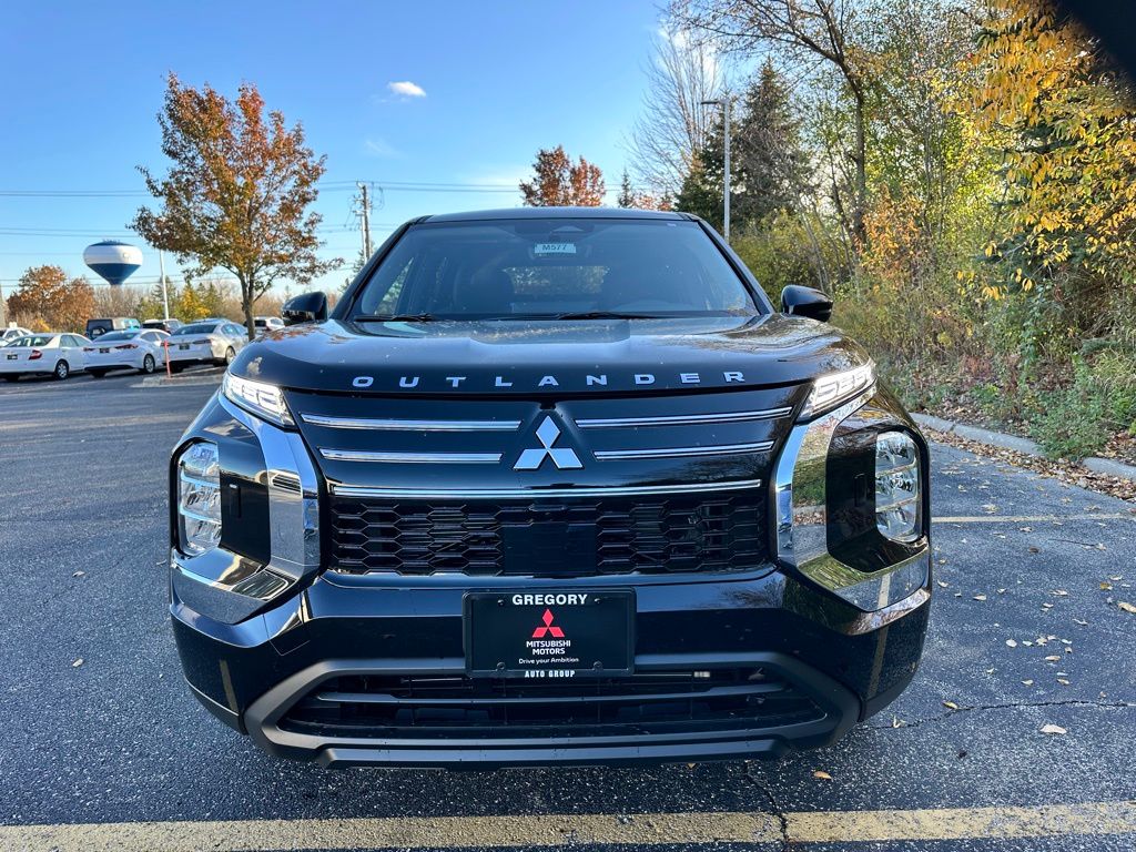 2025 Mitsubishi Outlander ES 2.5 S-AWC photo 2