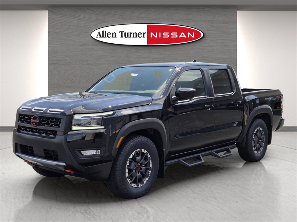 2025 Nissan Frontier Crew Cab PRO-X photo 3