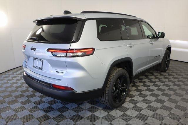 2025 Jeep Grand Cherokee Limited photo 4