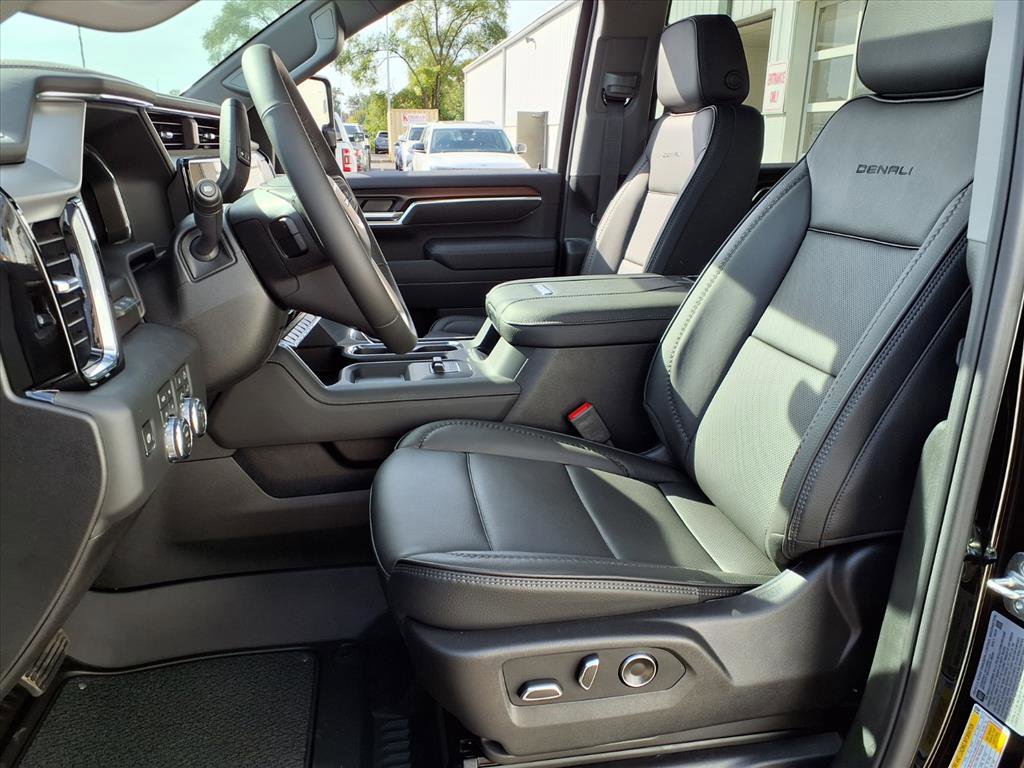 2026 Gmc Sierra 3500 HD Denali photo 3