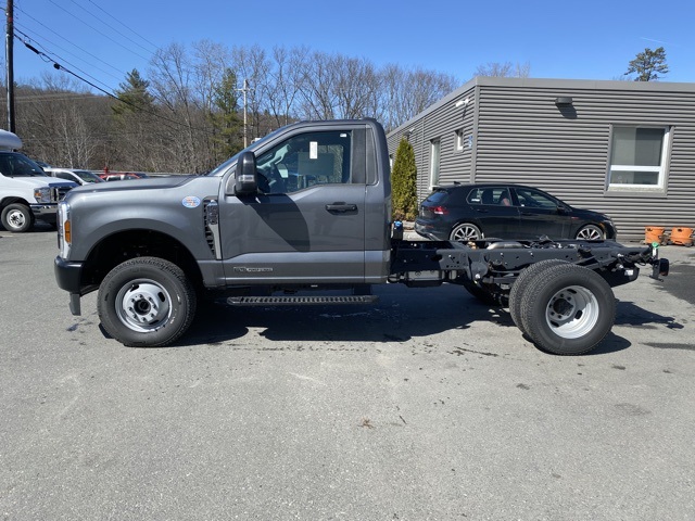 2024 Ford F-350 photo 4