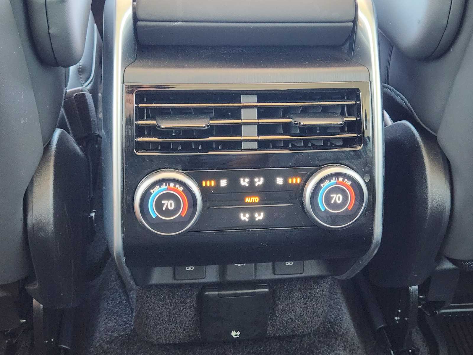 2024 Land Rover Range Rover SE photo 22