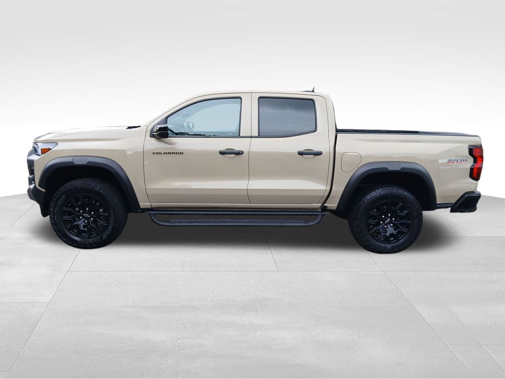 2023 Chevrolet Colorado Trail Boss photo 2