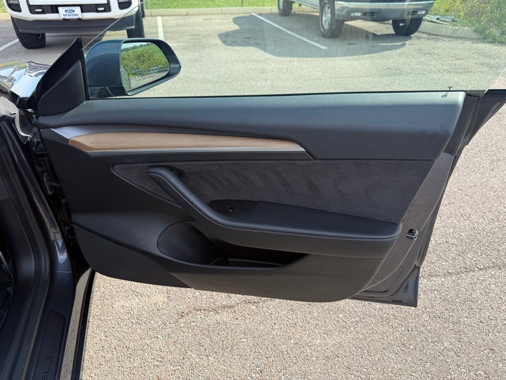 2021 Tesla Model 3 Standard Range Plus photo 15