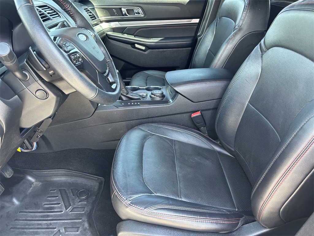 2018 Ford Explorer Sport photo 15