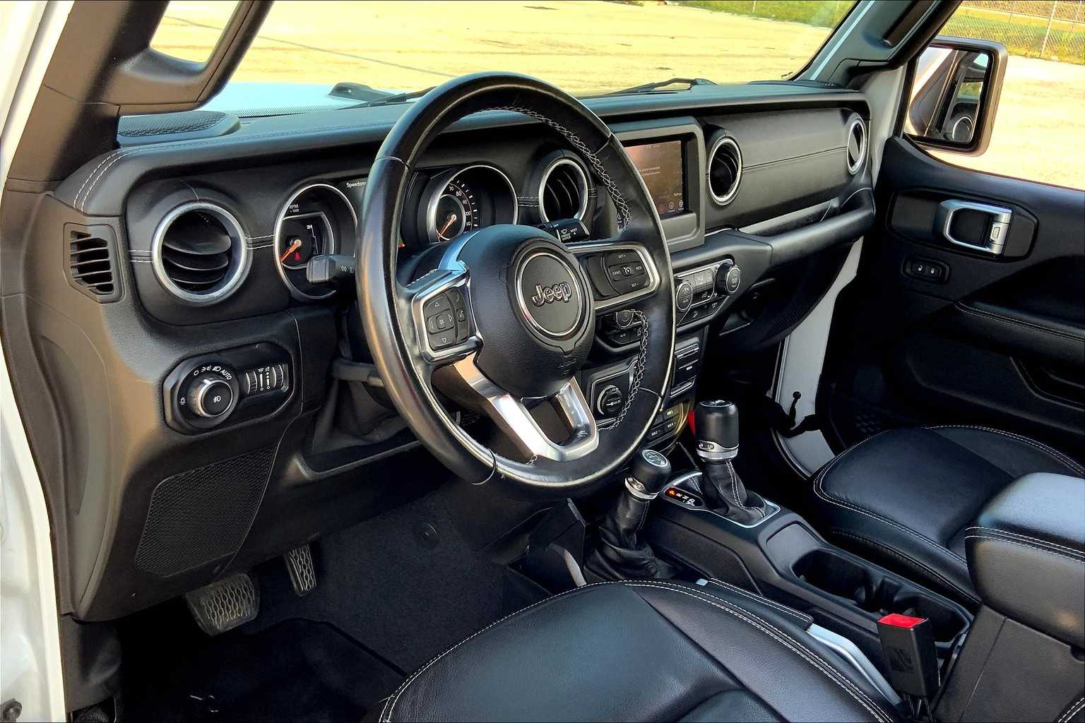 2018 Jeep Wrangler Unlimited Sahara photo 15