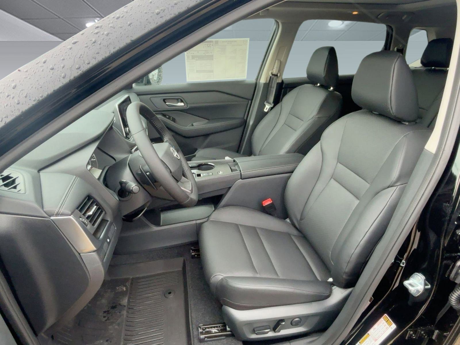 2026 Nissan Rogue SV photo 5