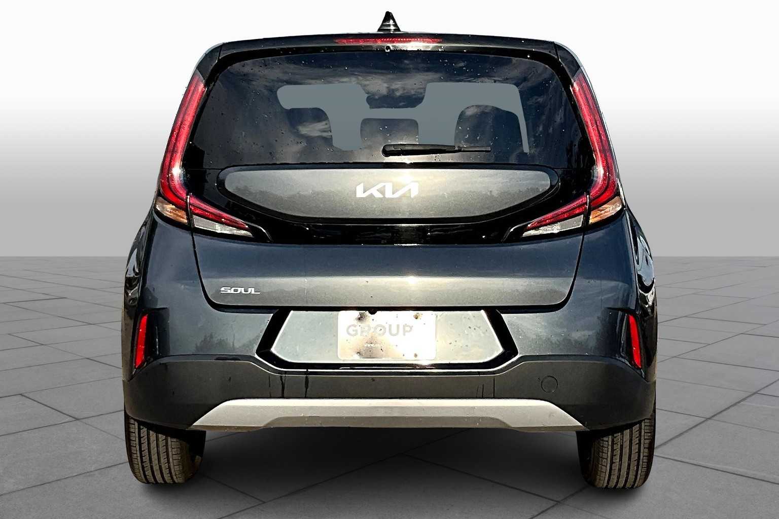 2023 Kia Soul LX S photo 3