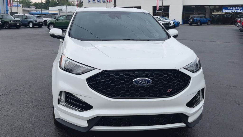 2021 Ford Edge ST photo 5