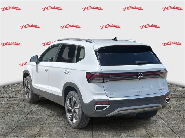 2025 Volkswagen Taos SE photo 4