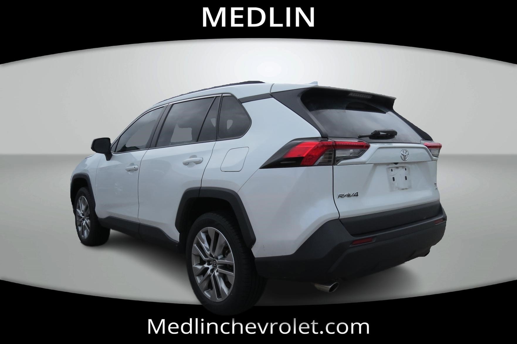 2023 Toyota RAV4 XLE Premium photo 5