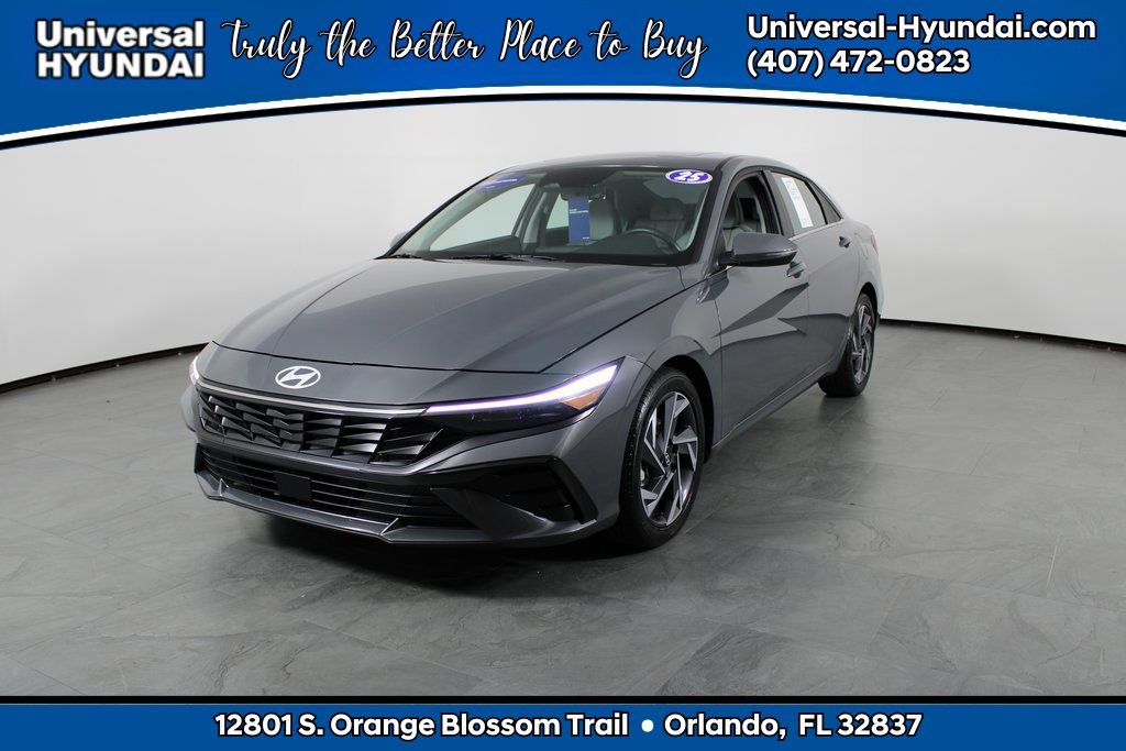 2025 Hyundai Elantra Limited's photo