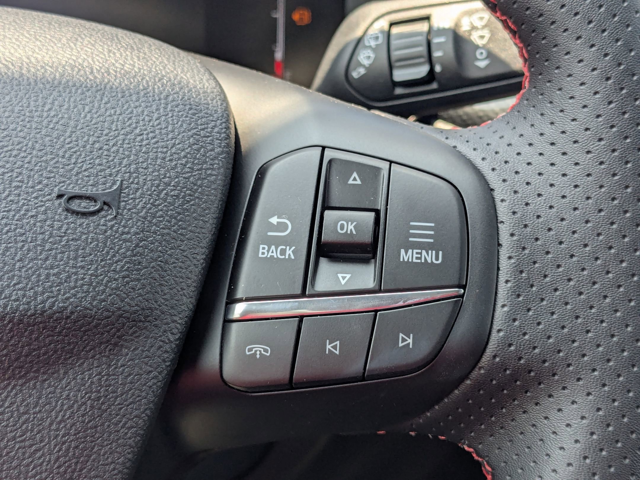 2025 Ford Escape ST-Line photo 17