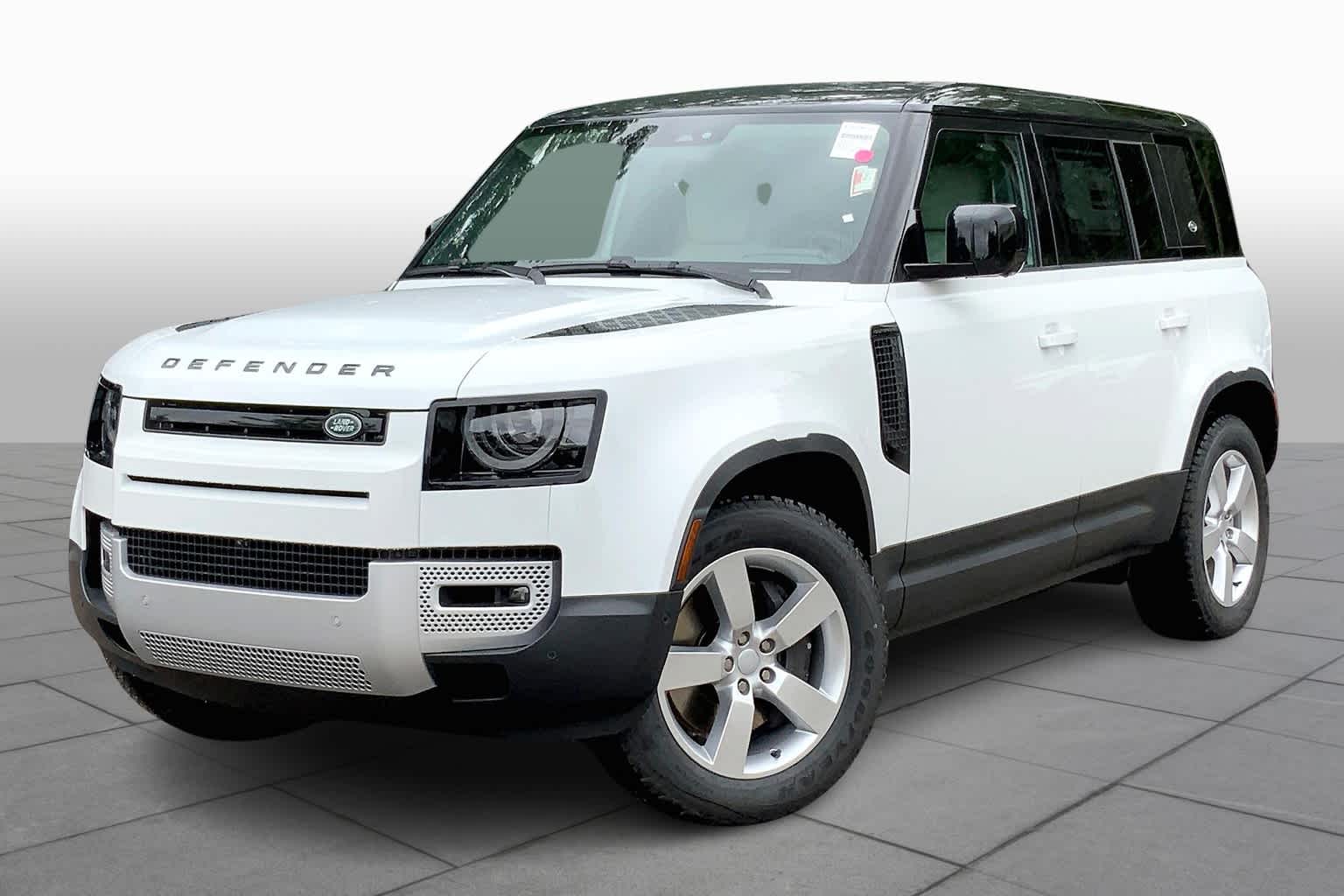 2024 Land Rover Defender SE's photo