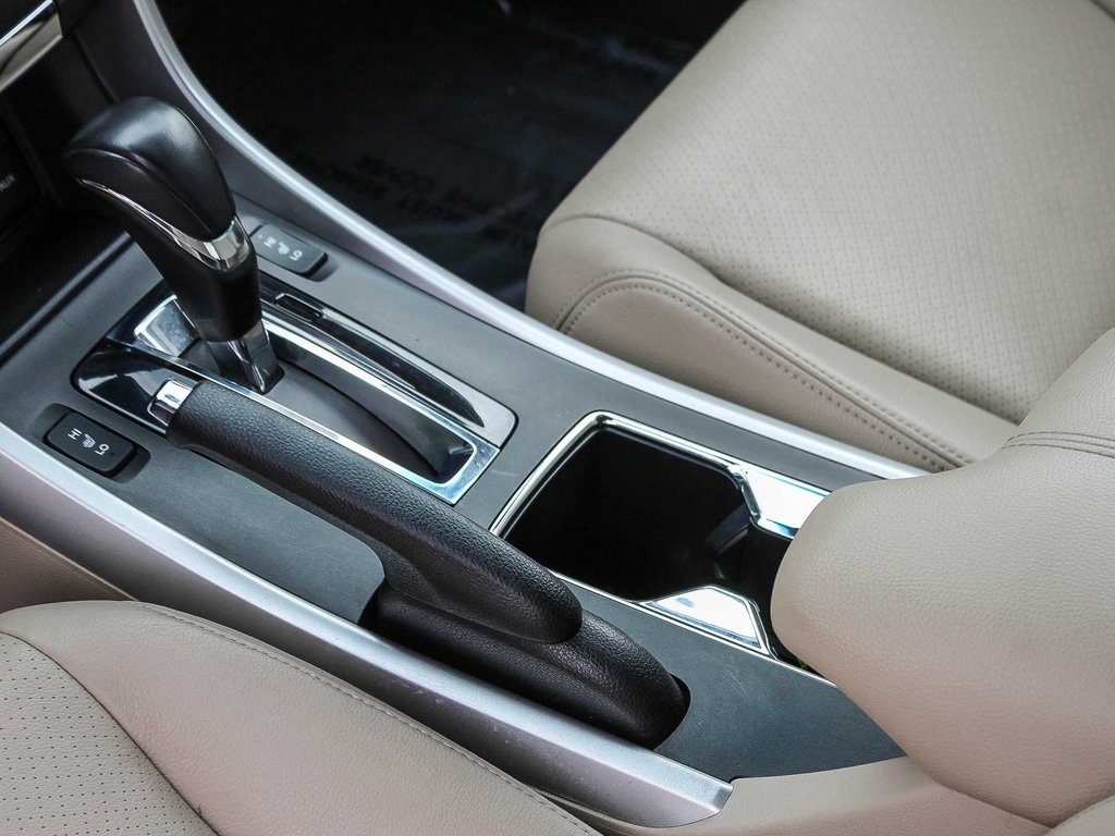 2015 Honda Accord EX-L photo 14