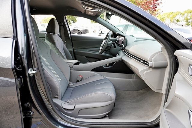 Used 2021 Gray Hyundai SEL image 10