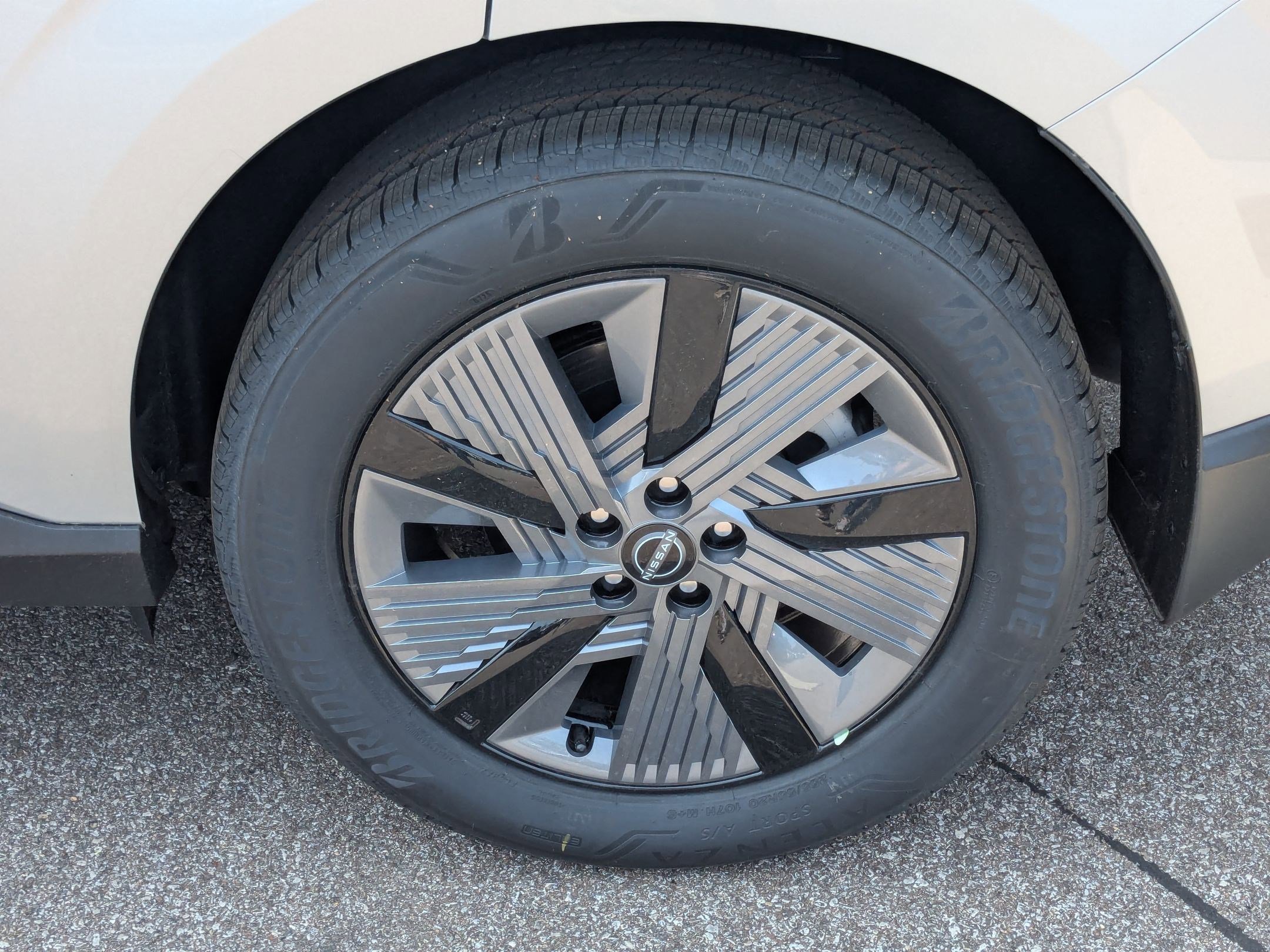 2025 Nissan Murano SL photo 9