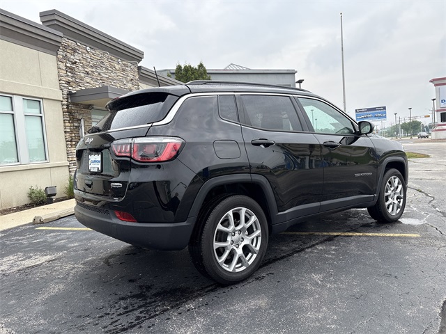 2022 Jeep Compass Latitude Lux photo 5