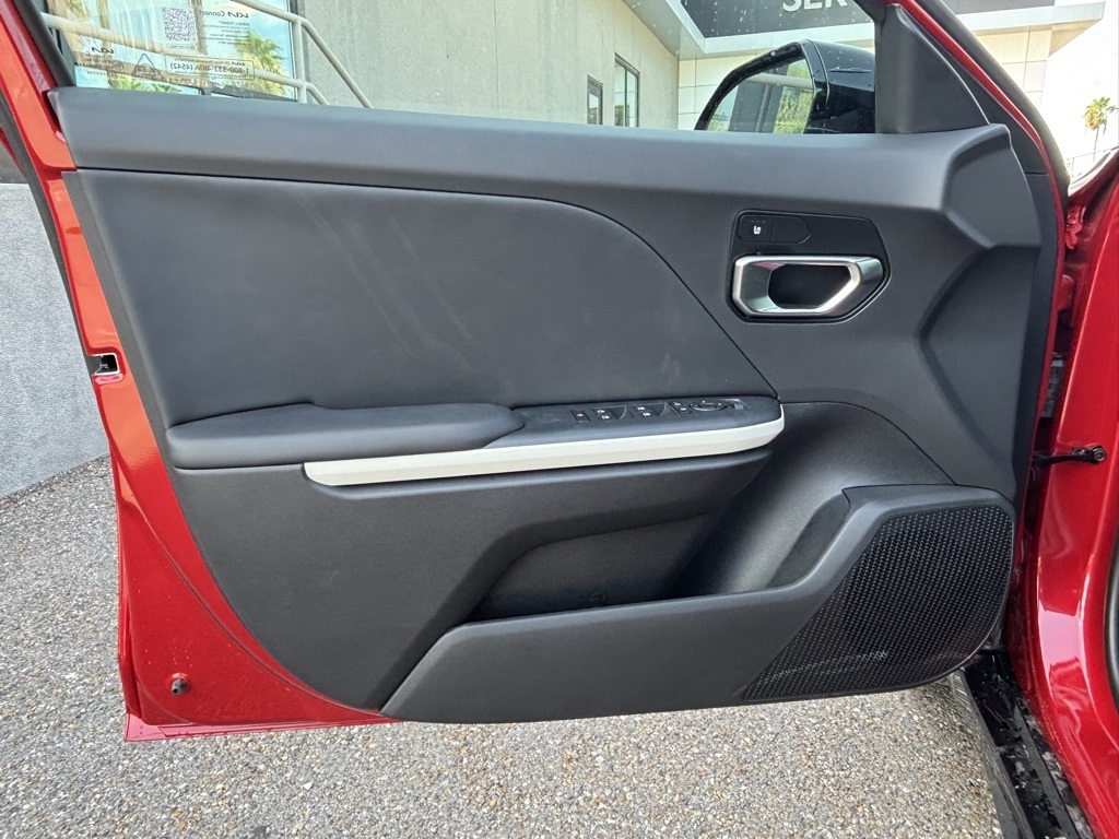 2025 Kia K4 GT-Line photo 13