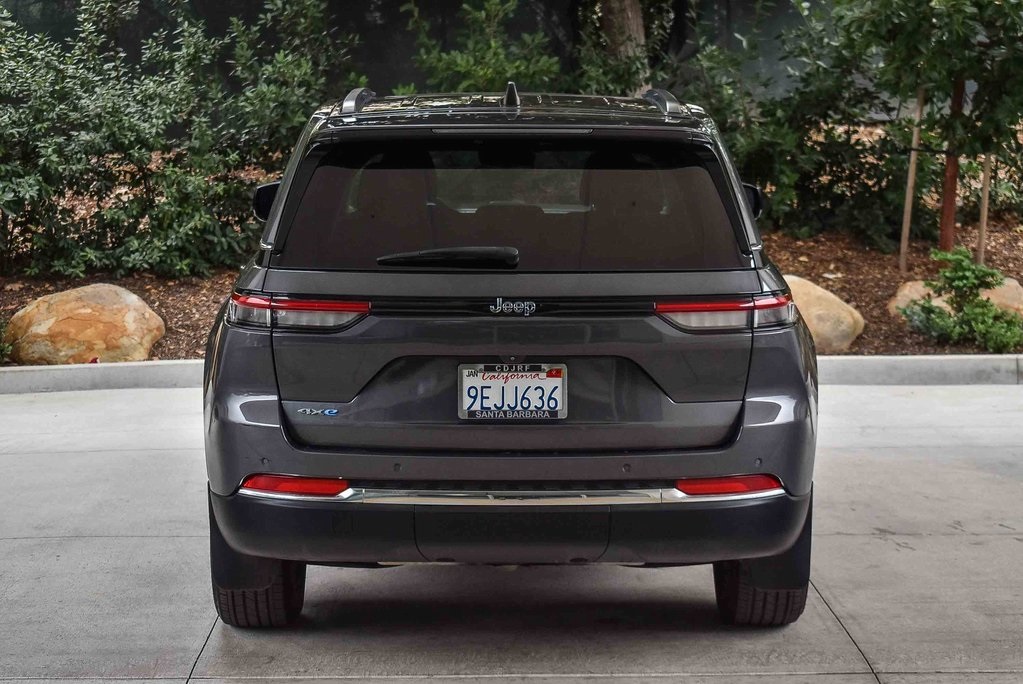 2022 Jeep Cherokee Limited 4xe photo 4