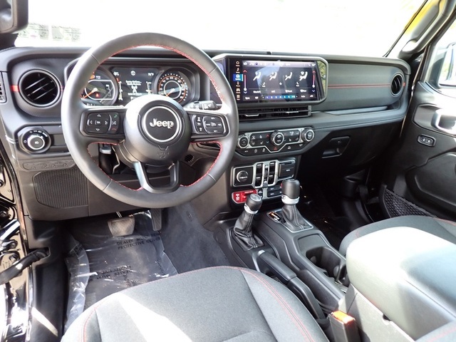 2024 Jeep Wrangler Rubicon photo 17