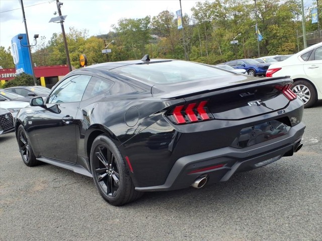 2024 Ford Mustang GT photo 4