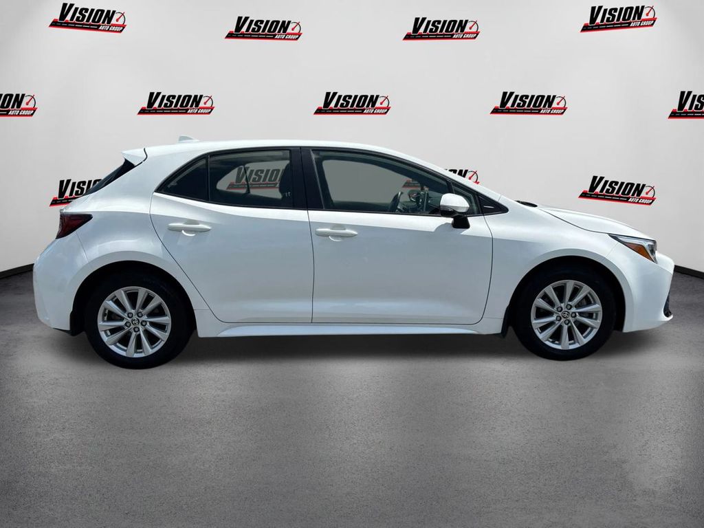 2023 Toyota Corolla SE photo 4
