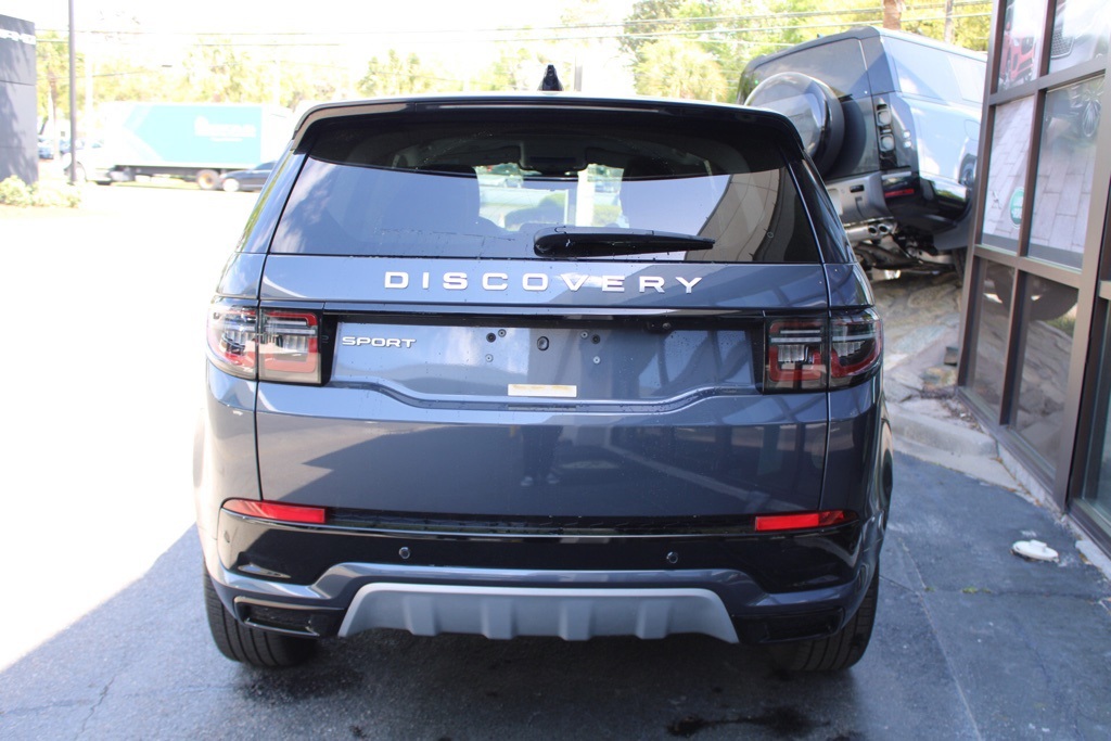 2024 Land Rover Discovery Sport S photo 4