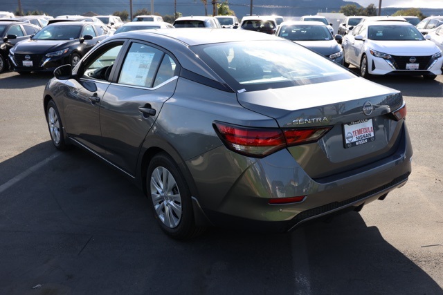 2025 Nissan Sentra S photo 4