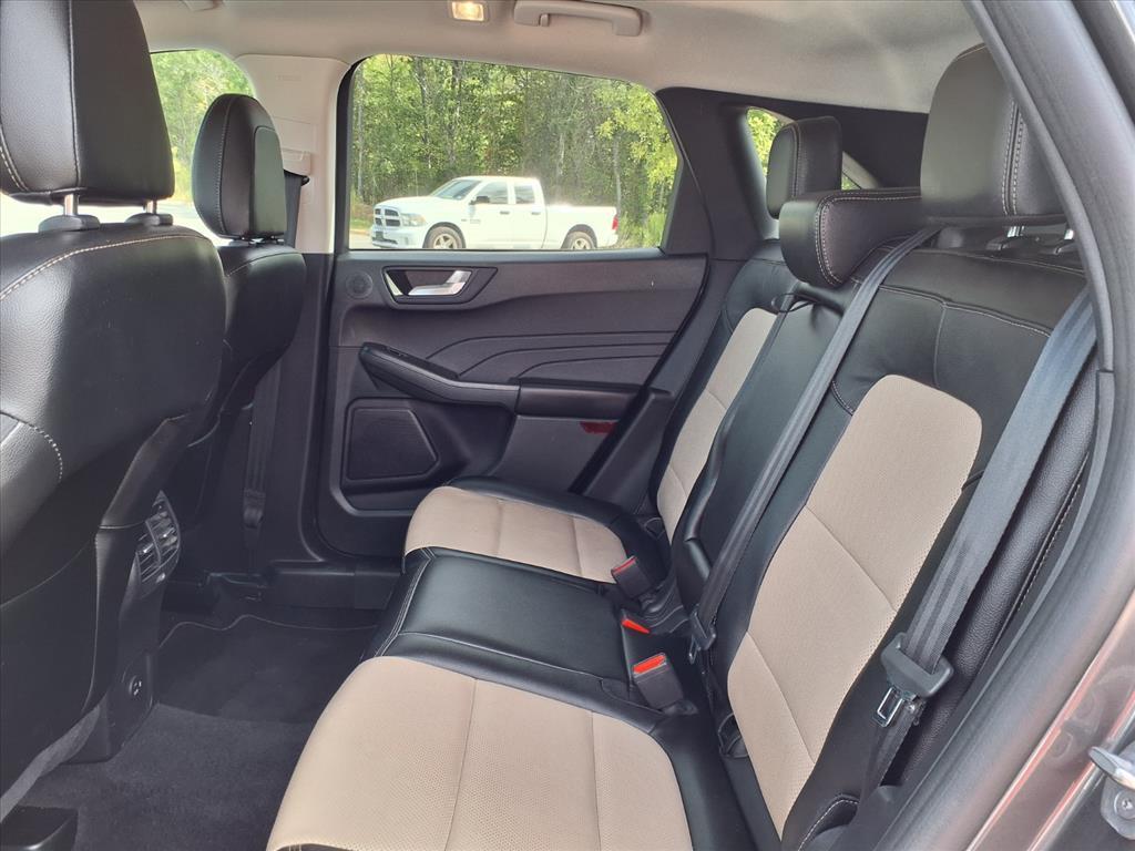 2022 Ford Escape Titanium photo 26