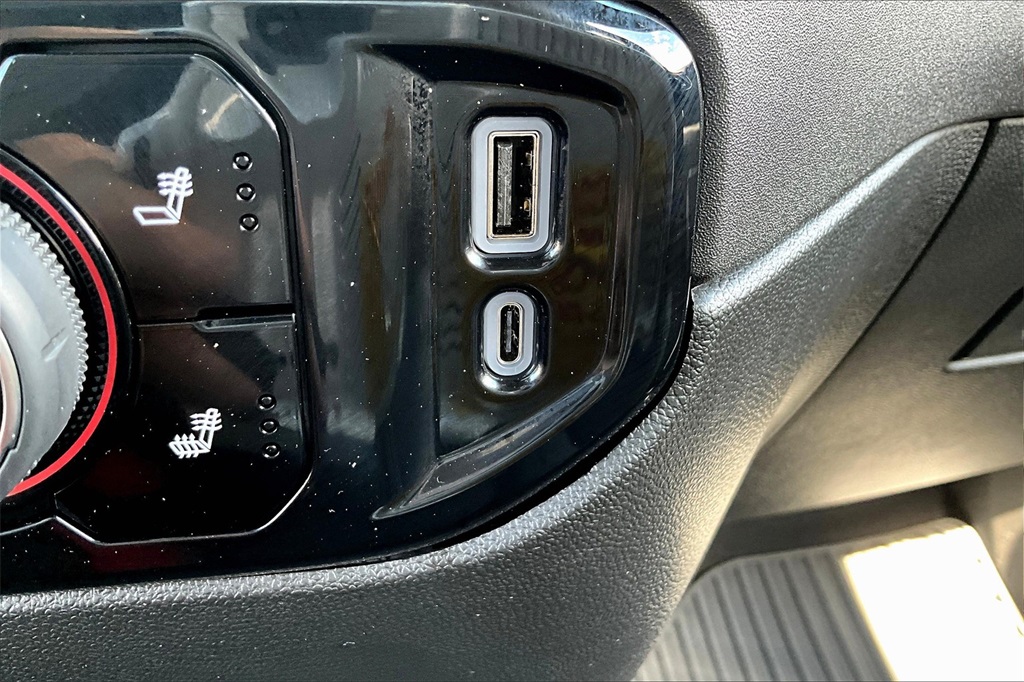 2023 Chevrolet Silverado 1500 RST photo 32