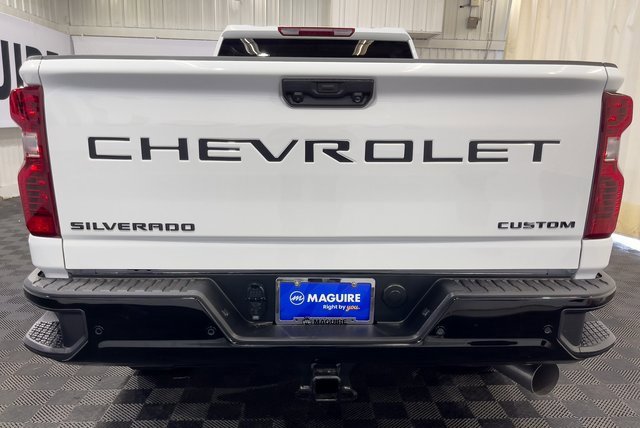 2025 Chevrolet Silverado 2500HD Custom photo 3