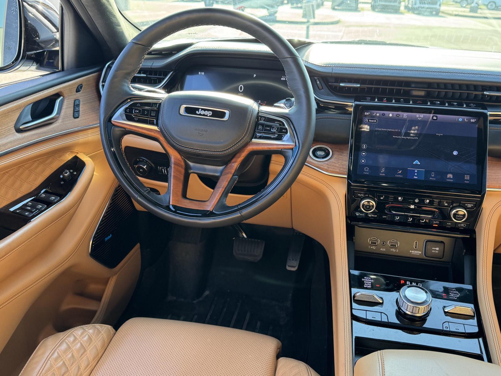 2023 Jeep Grand Cherokee L Summit Reserve photo 23