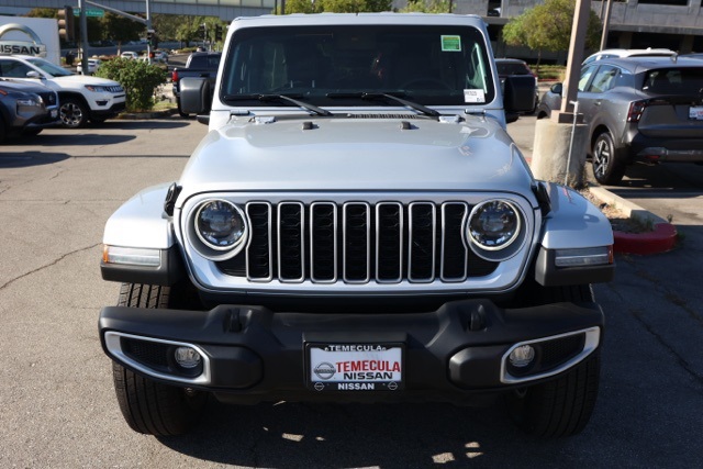 2024 Jeep Wrangler Sahara photo 8
