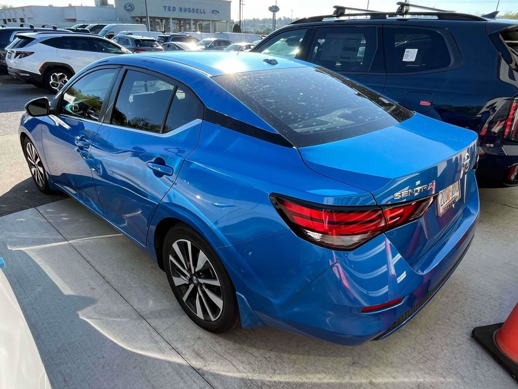 2020 Nissan Sentra SV photo 3