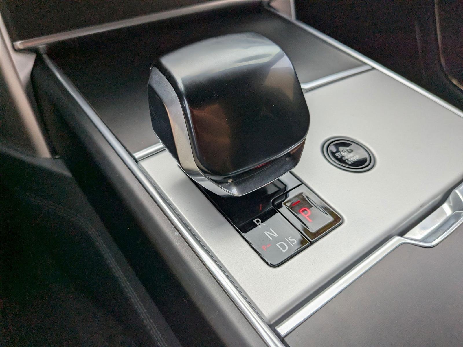 2024 Land Rover Range Rover SV photo 21
