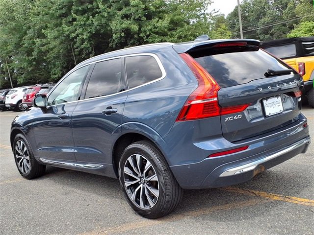 2023 Volvo XC60 Plus photo 2