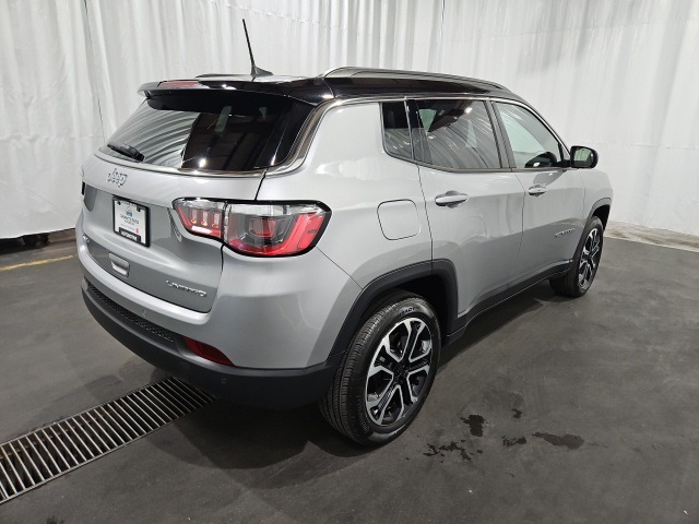 2024 Jeep Compass Limited photo 3