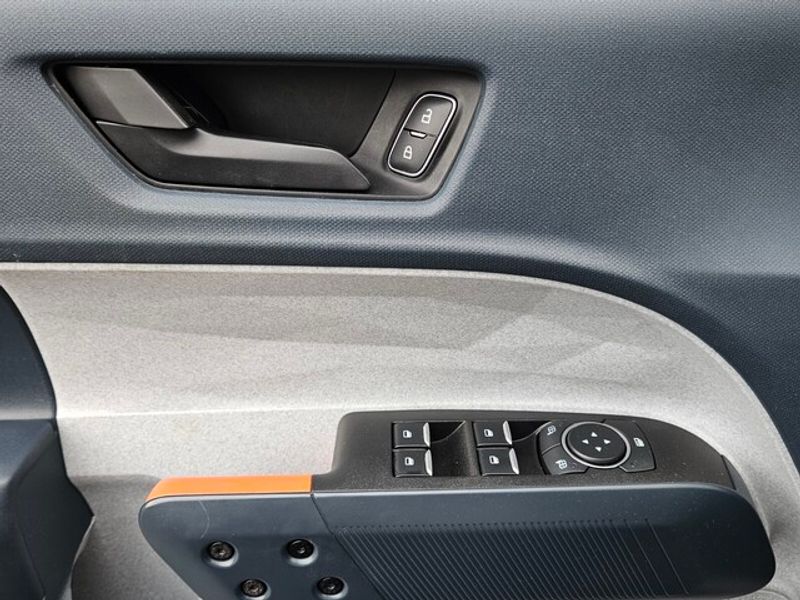 2022 Ford Maverick XLT photo 28