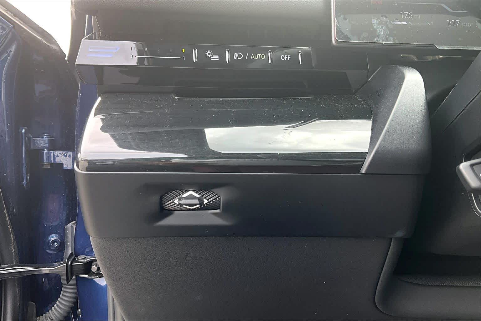 2025 BMW 5 Series 530i - Photo 33